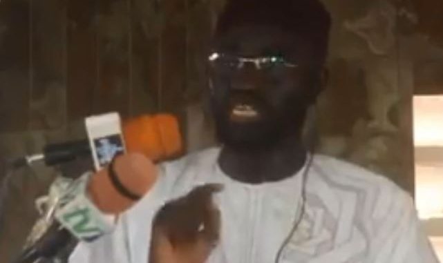 L’imam qui plaide en faveur Karim Xrum Xak lors de la khoutba de Al joumah fait le buzz ! L’imam qui plaide en faveur Karim Xrum Xak lors de la khoutba de Al joumah fait le buzz !