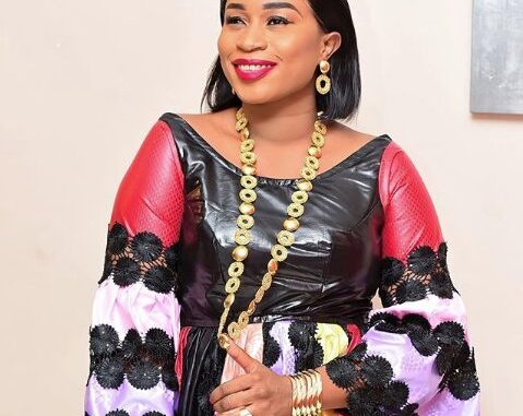 Tendances mode Tabaski 2020 : Aida Samb apporte sa touche de glamour avec ses quelques kilos « Jongama ba yakhou » Tendances mode Tabaski 2020 : Aida Samb apporte sa touche de glamour avec ses quelques kilos « Jongama ba yakhou »