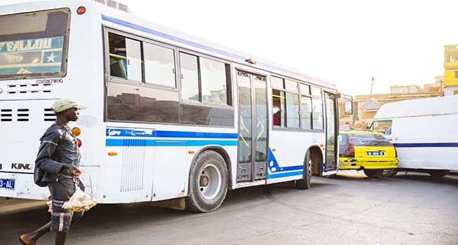 Dernière minute- supposée augmentation des prix sur les bus Tata :- Me Oumar Youm ministre du transport réagit