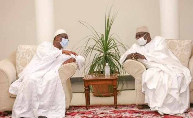 Macky à Thiénaba et à Tivaouane pour présenter ses condoléances Macky à Thiénaba et à Tivaouane pour présenter ses condoléances