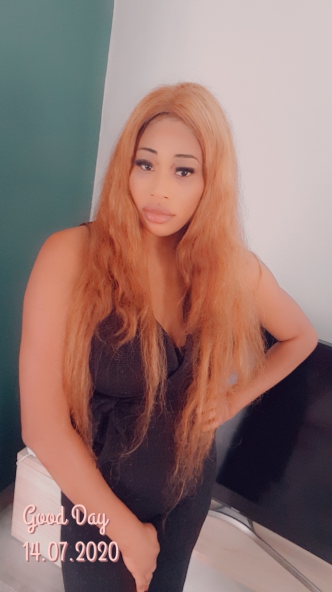 AMETH THIOU SE DECONFINE EN LUNE DE MIEL AVEC SA NIAREL MAMY SOPE LQ SENEGALAISE DE SUICE AU KING FHAD PLACE AMETH THIOU SE DECONFINE EN LUNE DE MIEL AVEC SA NIAREL MAMY SOPE LQ SENEGALAISE DE SUICE AU KING FHAD PLACE