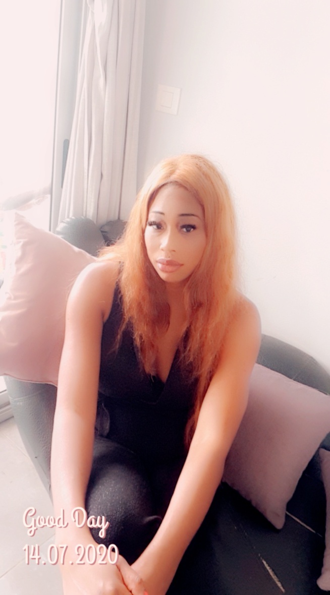 AMETH THIOU SE DECONFINE EN LUNE DE MIEL AVEC SA NIAREL MAMY SOPE LQ SENEGALAISE DE SUICE AU KING FHAD PLACE 