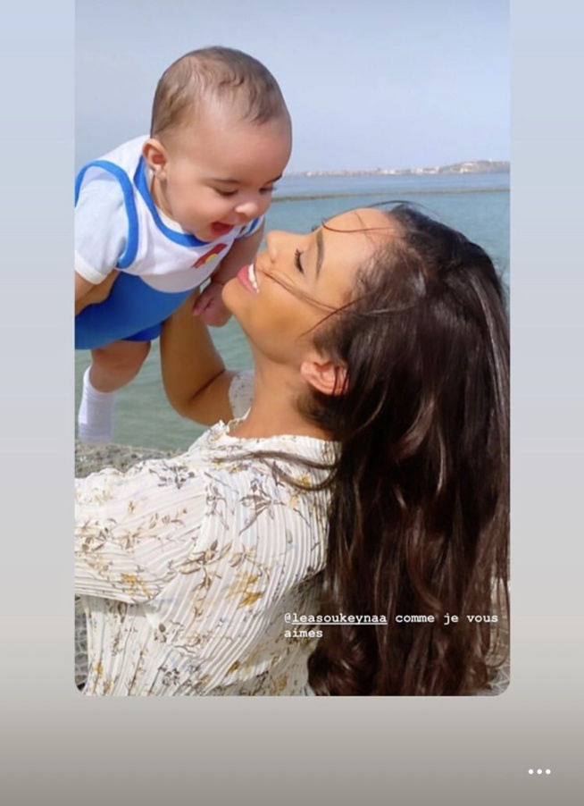 Léa Soukeyna Ndiaye toute heureuse aux côtés de ses deux mignons petits garçons