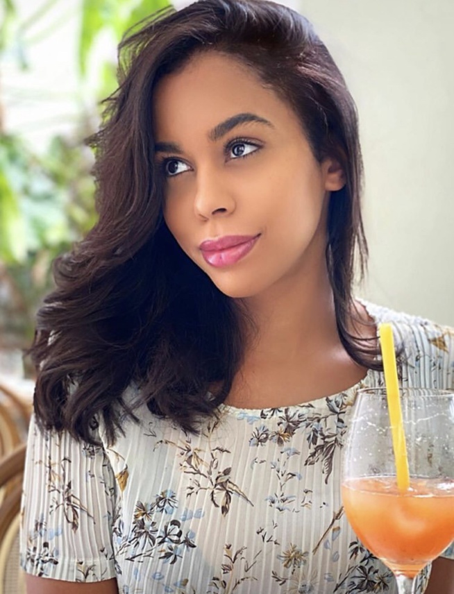 Léa Soukeyna Ndiaye toute heureuse aux côtés de ses deux mignons petits garçons Léa Soukeyna Ndiaye toute heureuse aux côtés de ses deux mignons petits garçons