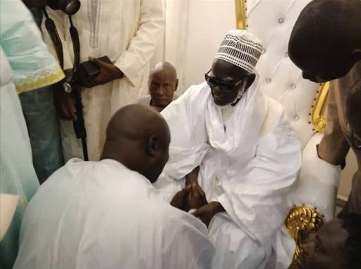 Urgent : Le khalif général des mourides, Serigne Mountakha Mbacké, séjourne à Dakar pour… Urgent : Le khalif général des mourides, Serigne Mountakha Mbacké, séjourne à Dakar pour…