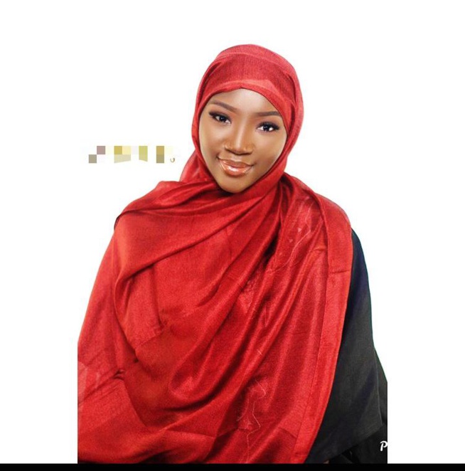 Amy de la Série « Adja » toute sublime en mode hijab