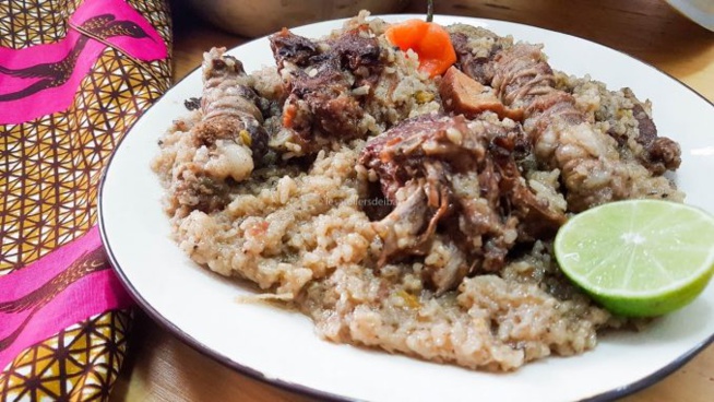 Mame Ngor traîné en justice par son père…. pour avoir renversé le bol de « Mbakhal » ! Mame Ngor traîné en justice par son père…. pour avoir renversé le bol de « Mbakhal » !