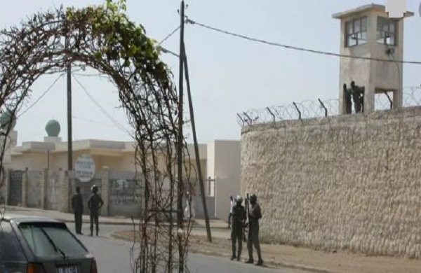 Interdiction de Visite, Tortures dans les Prisons, Longues Détentions : ex-détenus et familles de détenus interpellent les autorités Interdiction de Visite, Tortures dans les Prisons, Longues Détentions : ex-détenus et familles de détenus interpellent les autorités