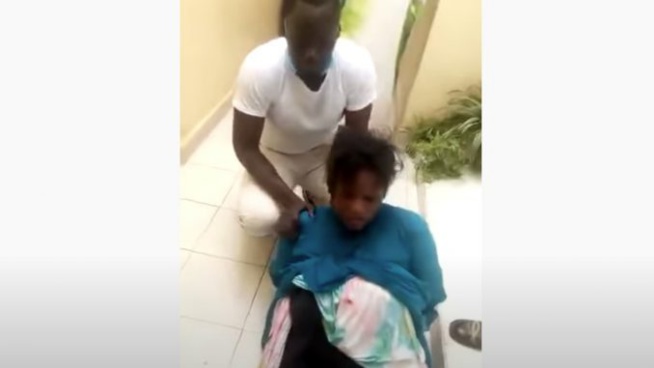 Sacré-Coeur : Voleuse ou déficiente mentale ? la vidéo de la femme humiliée par des jeunes choque Seydi Gassama et les internautes
