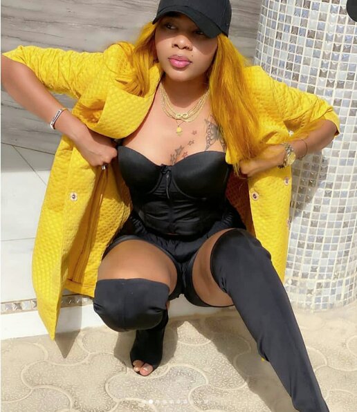 Belle et $exy, Ngonish Caramel en met plein la vue à ses followers.