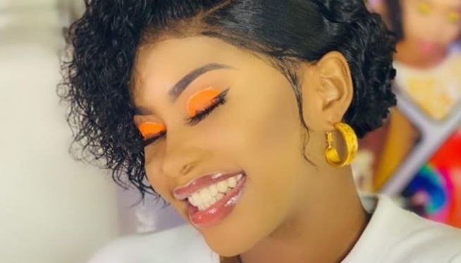 Voici la nouvelle coupe de cheveux très « tendance » de Marichou