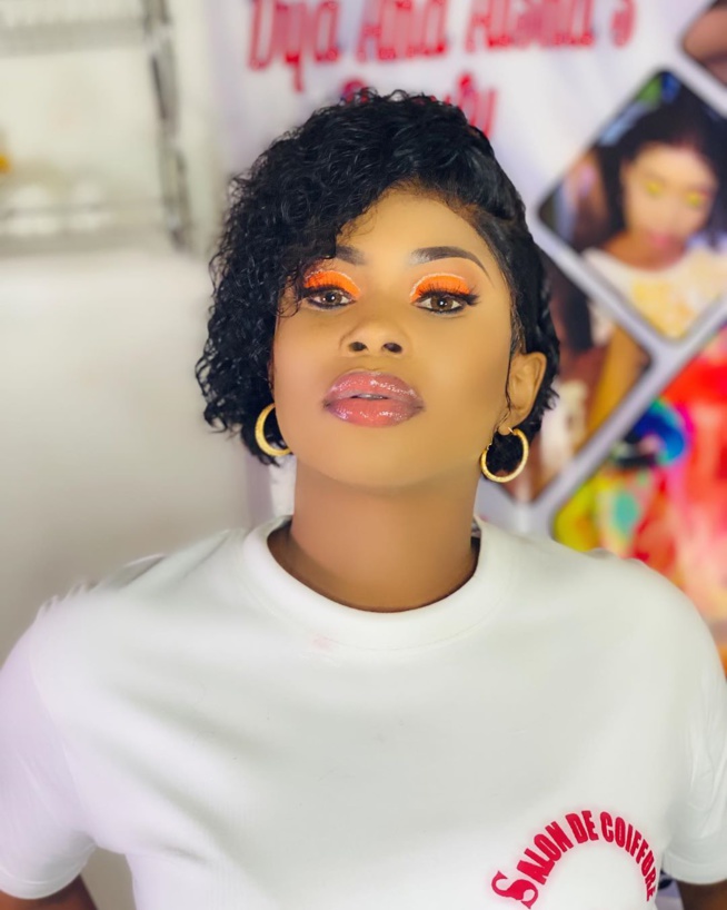 Voici la nouvelle coupe de cheveux très « tendance » de Marichou