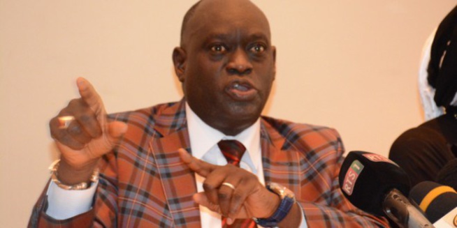 Menaces de mort : Me El Hadji Diouf fait coffrer son propre frère Cheikh Fall pour 1 mois ferme Menaces de mort : Me El Hadji Diouf fait coffrer son propre frère Cheikh Fall pour 1 mois ferme