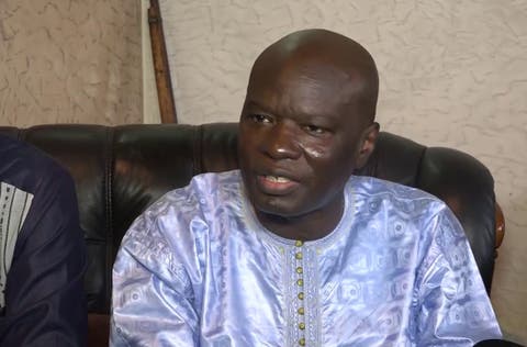 Omar Pène brise le silence sur les rumeurs de son décès : “Yague nagn mako def mais bayi na lepp …” Omar Pène brise le silence sur les rumeurs de son décès : “Yague nagn mako def mais bayi na lepp …”