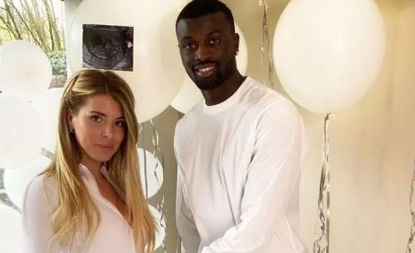 Deuxième Séparation avec Mbaye Niang : Sa femme confirme et fait une mise au point… Deuxième Séparation avec Mbaye Niang : Sa femme confirme et fait une mise au point…