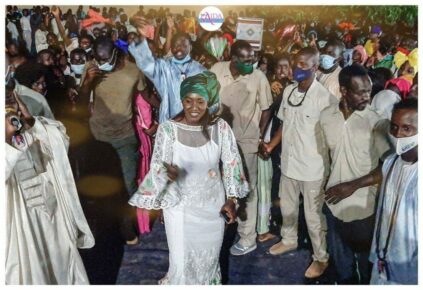 Sokhna Bator donne 2.600.000 fcfa de hadiya et Sokhna Adja Saliou donne 5.200.000 fcfa.