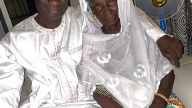 Voici la toute première image de Diop Iseg avec sa Maman après sa sortie de prison