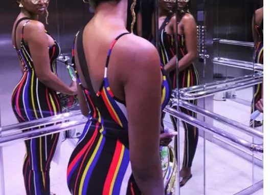 Coumba Babacar, la fille de babacar Ngom, montre ses formes généreuses.