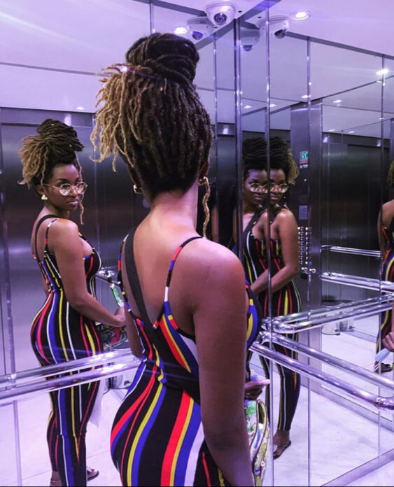 Coumba Babacar, la fille de babacar Ngom, montre ses formes généreuses. Coumba Babacar, la fille de babacar Ngom, montre ses formes généreuses.