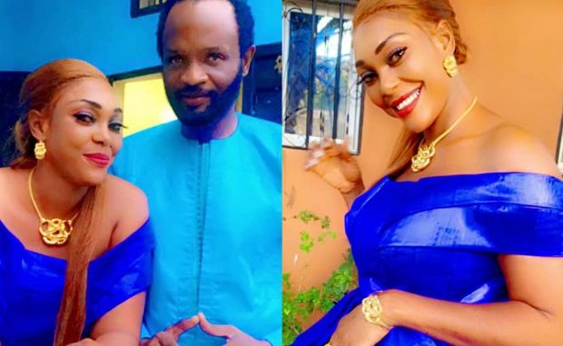 Spécial Tabaski: Aziz Niane alias Cheikhouna de Wiri Wiri en toute complicité avec son épouse Spécial Tabaski: Aziz Niane alias Cheikhouna de Wiri Wiri en toute complicité avec son épouse