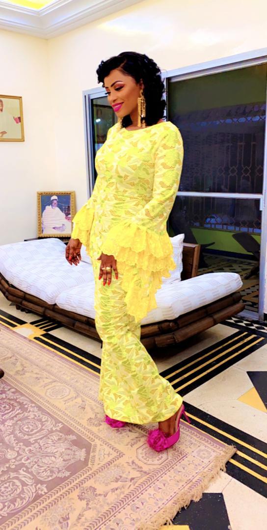 Sagnsé Tabaski : Goûter en quelques clichés la gracieuse Sagnsé de Mbathio Ndiaye qui révèle toutes ses formes généreuses… Sagnsé Tabaski : Goûter en quelques clichés la gracieuse Sagnsé de Mbathio Ndiaye qui révèle toutes ses formes généreuses…