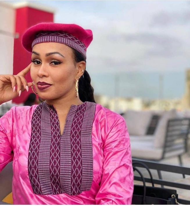 Tabaski 2020 : Vêtue d’un Sagnsé à couper le souffle, Dalanda de la serie MDHM frappe fort Tabaski 2020 : Vêtue d’un Sagnsé à couper le souffle, Dalanda de la serie MDHM frappe fort