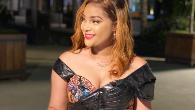 Sagnsé Tabaski : L’actrice Juliana de la série tour de famille expose sa beauté fatale qui rayonne sur les réseaux sociaux….. Sagnsé Tabaski : L’actrice Juliana de la série tour de famille expose sa beauté fatale qui rayonne sur les réseaux sociaux…..