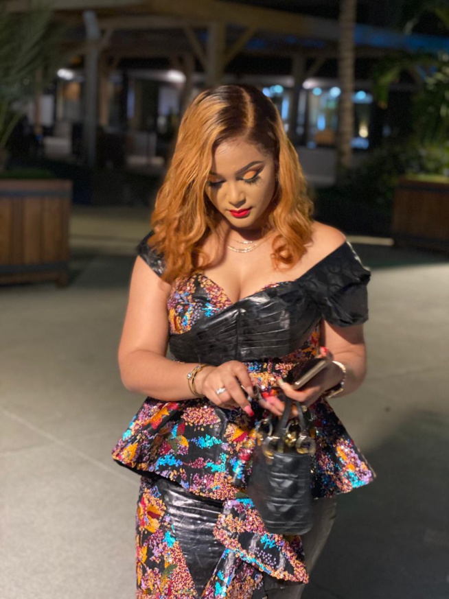 Sagnsé Tabaski : L’actrice Juliana de la série tour de famille expose sa beauté fatale qui rayonne sur les réseaux sociaux….. Sagnsé Tabaski : L’actrice Juliana de la série tour de famille expose sa beauté fatale qui rayonne sur les réseaux sociaux…..