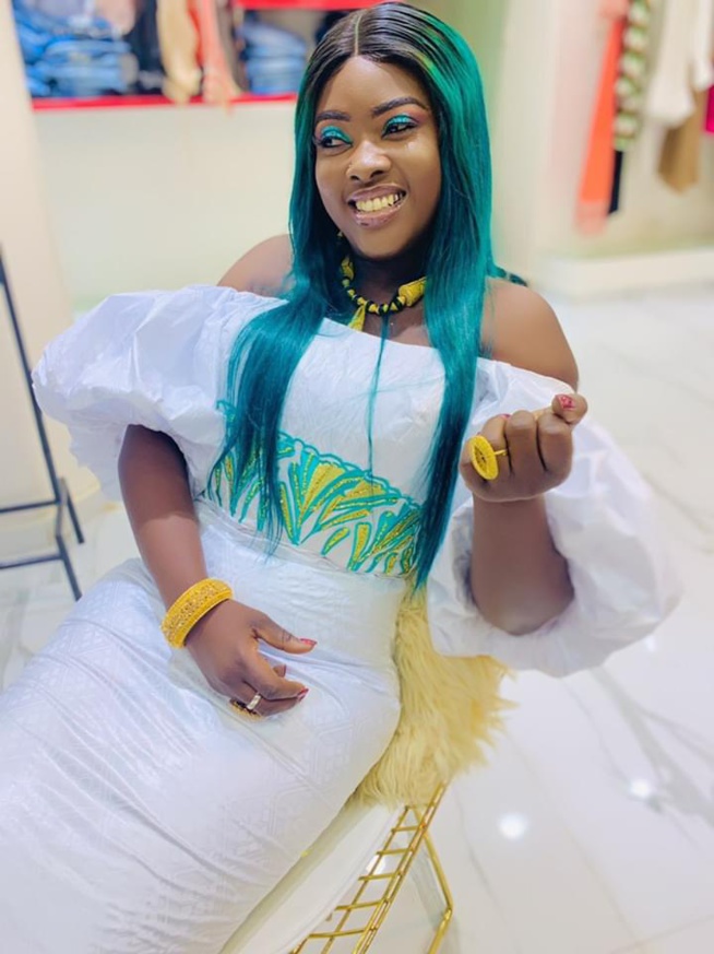 L’élégante Sabel Dieng, l’artiste adossée à ses valeurs… L’élégante Sabel Dieng, l’artiste adossée à ses valeurs…