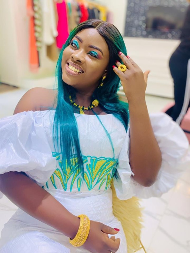 L’élégante Sabel Dieng, l’artiste adossée à ses valeurs… L’élégante Sabel Dieng, l’artiste adossée à ses valeurs…