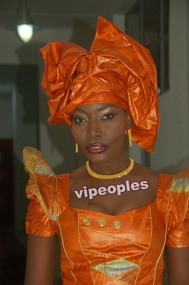 Coumba Gawlo adopte le style traditionnel Coumba Gawlo adopte le style traditionnel