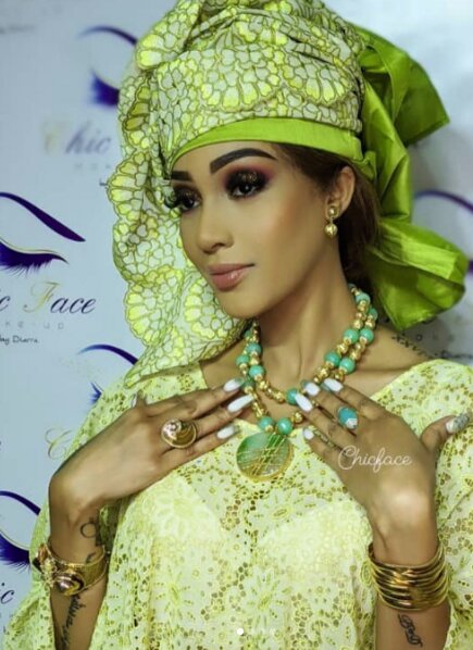 Les nouvelles clichés d’Adja Diallo, Toute heureuse, en bonne forme