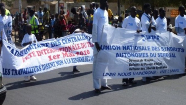 GRÈVE SYTJUST : L’UNSAS ENTRE DANS LA DANSE ET MENACE DE PARALYSER LES AUTRES SECTEURS GRÈVE SYTJUST : L’UNSAS ENTRE DANS LA DANSE ET MENACE DE PARALYSER LES AUTRES SECTEURS