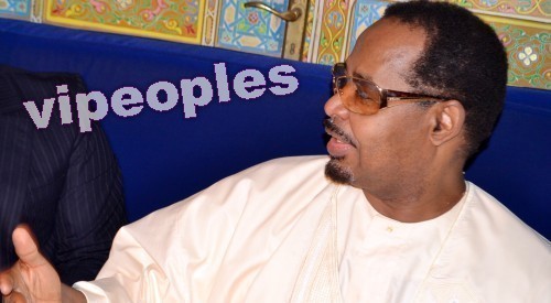 Ahmed Khalifa Niasse sur sa fortune: « Même le prince El Walid me doit de l’argent… » Ahmed Khalifa Niasse sur sa fortune: « Même le prince El Walid me doit de l’argent… »