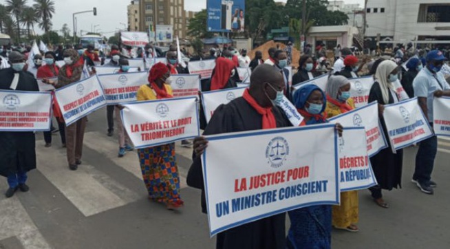 Paralysie de la Justice : le Sytjust soupçonné d’obéir aux mots d’ordre politiques de Pastef Paralysie de la Justice : le Sytjust soupçonné d’obéir aux mots d’ordre politiques de Pastef