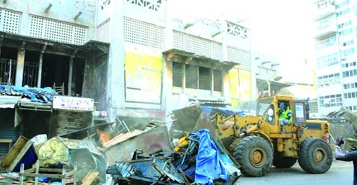 Démolition de Sandaga mystère autour d’une cantine…épargnée Démolition de Sandaga mystère autour d’une cantine…épargnée