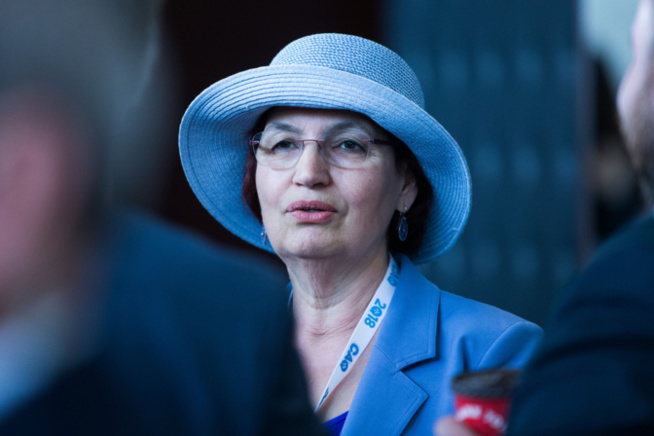 Interdiction de parler Ouolof au Sénégal - Fatima Houda dans un gros "Pépin" Interdiction de parler Ouolof au Sénégal - Fatima Houda dans un gros "Pépin"