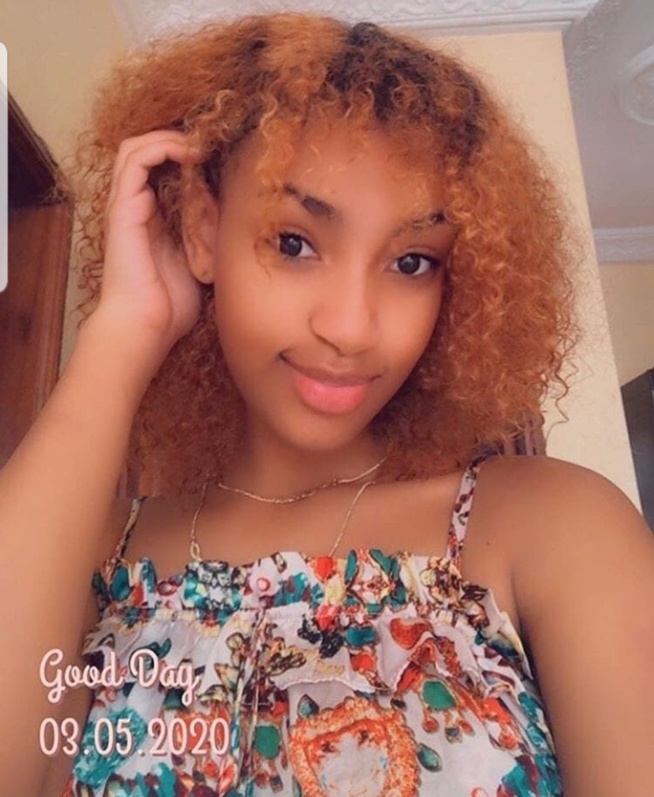 Les images de filles qui se rivalisent d être $€y sur les réseaux sociaux
