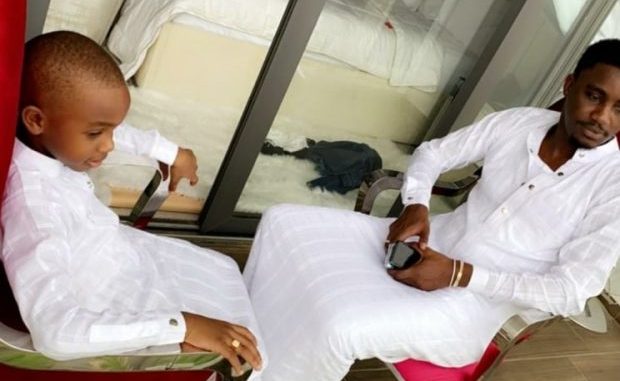 Wally B. Seck en toute complicité avec son fils