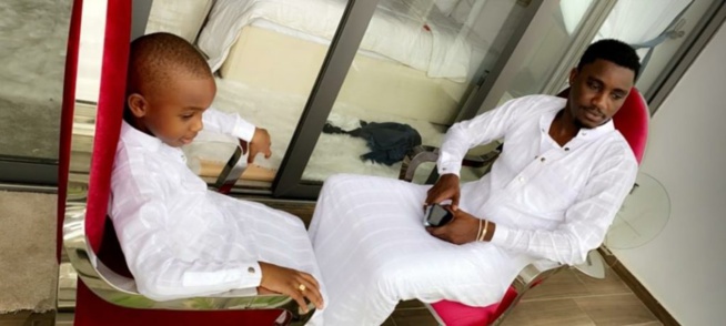 Wally B. Seck en toute complicité avec son fils Wally B. Seck en toute complicité avec son fils