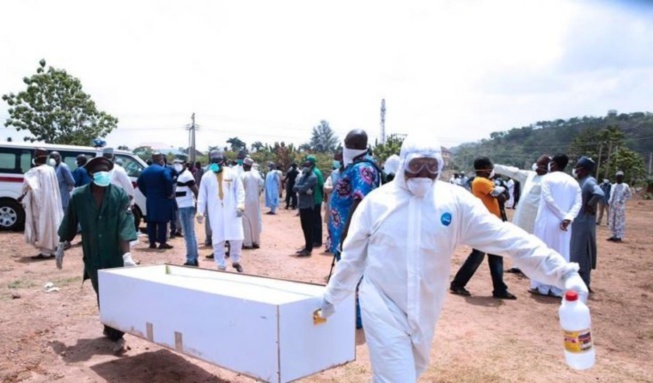 Inhumation des covidés: Les sapeurs ont transporté 191 dépouilles sur les 229 morts Inhumation des covidés: Les sapeurs ont transporté 191 dépouilles sur les 229 morts