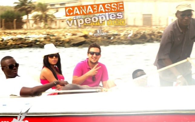 Canabasse toujours avec de belles femmes