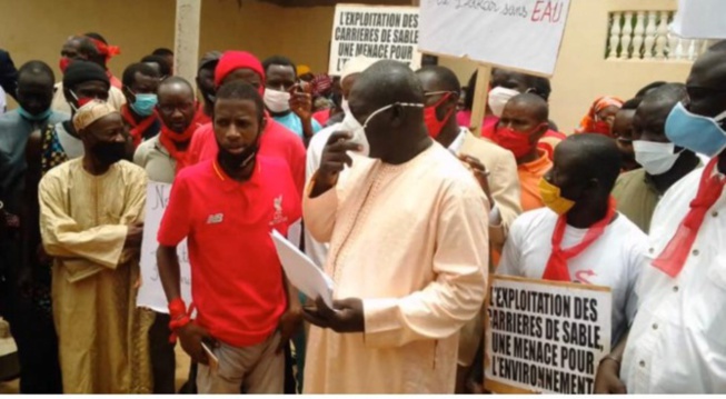 Mamadou Sall et ses Camarades réclament la tête de Ndiagne Diop Mamadou Sall et ses Camarades réclament la tête de Ndiagne Diop