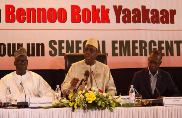 Lecture de l’actualité dominante : Bennoo Bokk Yaakaar félicite le Président Macky Sall pour son rôle au sein de la CEDEAO et la reprise du Dialogue National Lecture de l’actualité dominante : Bennoo Bokk Yaakaar félicite le Président Macky Sall pour son rôle au sein de la CEDEAO et la reprise du Dialogue National