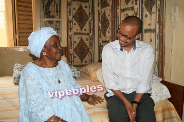 Souleymane Jules Diop très affectif envers les grands mères Souleymane Jules Diop très affectif envers les grands mères
