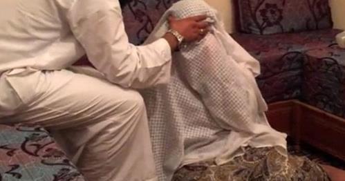 Incroyable : Un charlatan sort avec 4 sœurs et couche avec les deux qui travaillent dans une banque à touba Incroyable : Un charlatan sort avec 4 sœurs et couche avec les deux qui travaillent dans une banque à touba