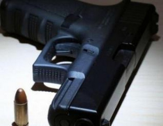 Bureau des passeports - Un policier se tire une balle dans la tête et... Bureau des passeports - Un policier se tire une balle dans la tête et...