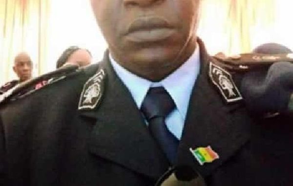 Mort du policier Sémou Diouf : L’enterrement prévu à Diakhao, sa famille réfute la thèse du suicide. Mort du policier Sémou Diouf : L’enterrement prévu à Diakhao, sa famille réfute la thèse du suicide.
