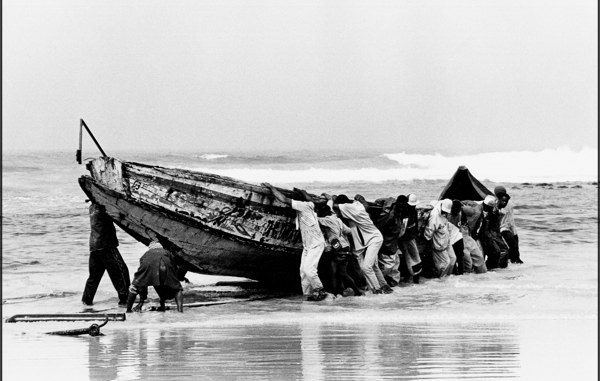 Chavirement de pirogue à Saint-Louis : 3 corps sans vie repêchés puis enterrés Chavirement de pirogue à Saint-Louis : 3 corps sans vie repêchés puis enterrés