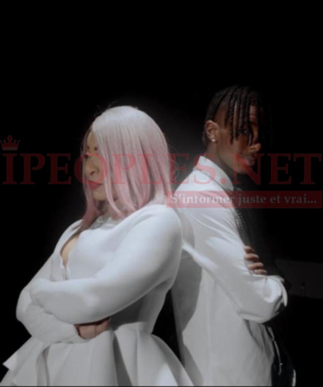 IMAGES EXCLUSIFS: Viviane posent avec ses deux enfants Philipe et Zeyna